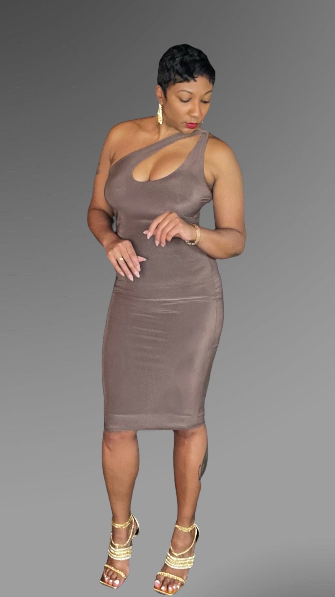 “Shy” Keyhole Dress - SwishHer